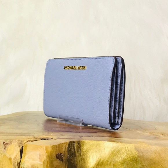 Michael Kors Jet Set Travel Slim Bifold Wallet - Picture 2 of 8